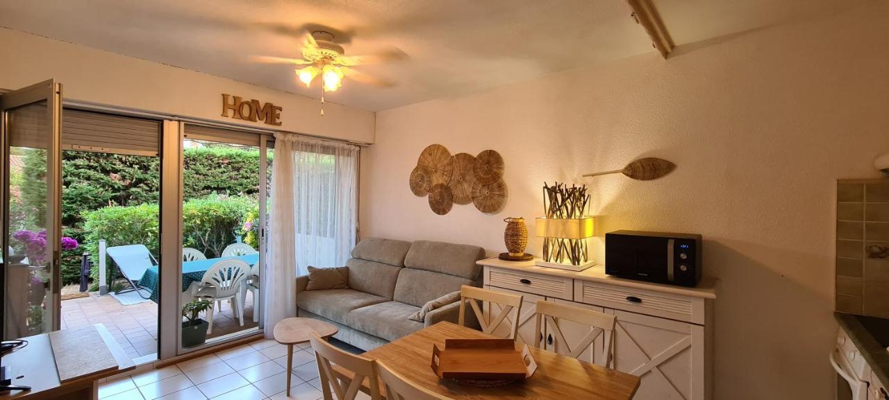 Le Tamaya Plage Charmant T2 En Rez De Jardin A 2 Pas D Une Belle Plage De Toutes Commodites Et Centre Ville Port キャバレール・シュル・メール エクステリア 写真