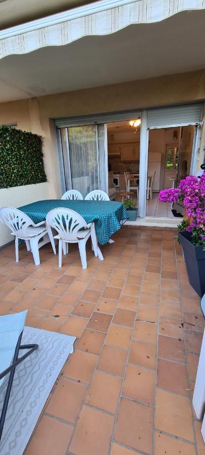 Le Tamaya Plage Charmant T2 En Rez De Jardin A 2 Pas D Une Belle Plage De Toutes Commodites Et Centre Ville Port キャバレール・シュル・メール エクステリア 写真
